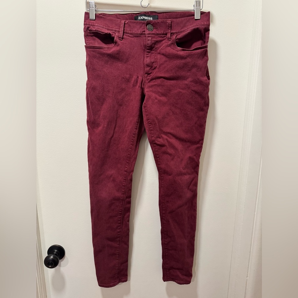 Ladies EXPRESS maroon skinny jeans. Size 6.